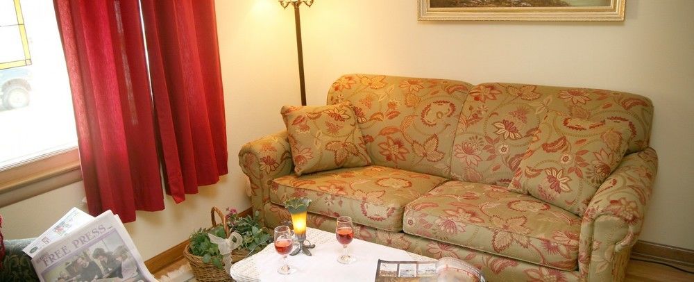 Westby House Inn Ngoại thất bức ảnh