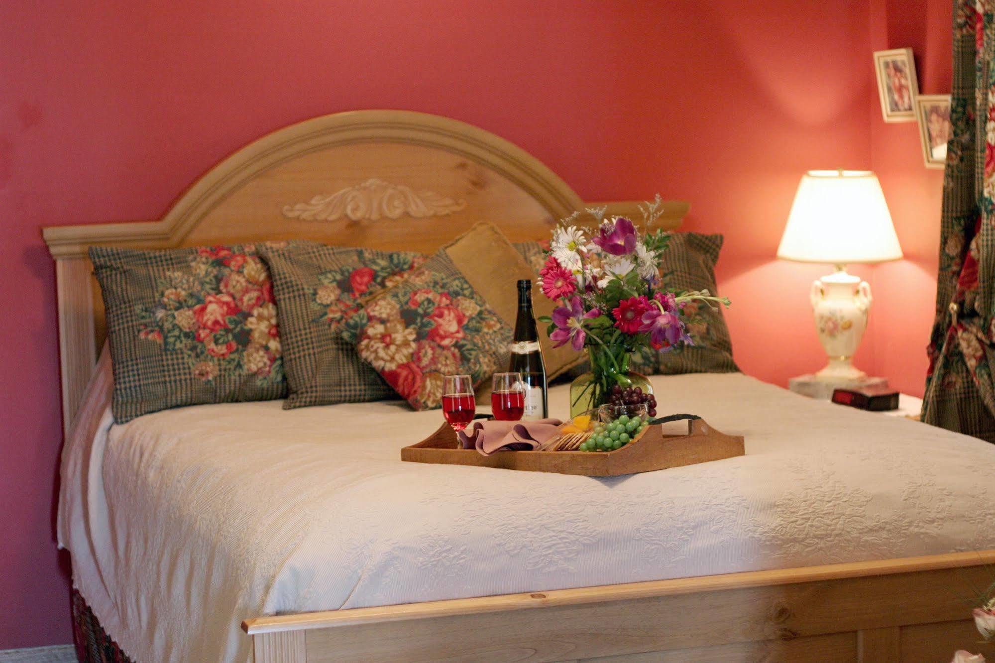 Westby House Inn Ngoại thất bức ảnh