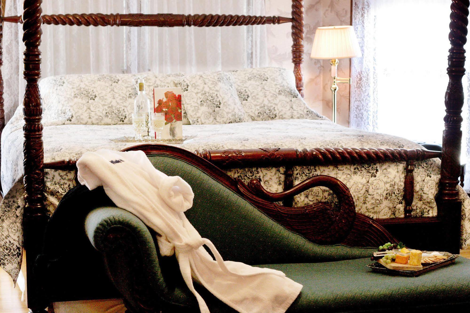 Westby House Inn Ngoại thất bức ảnh